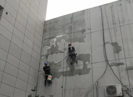 南丹楼顶漏水维修公司分享下南丹外墙防水的注意事项