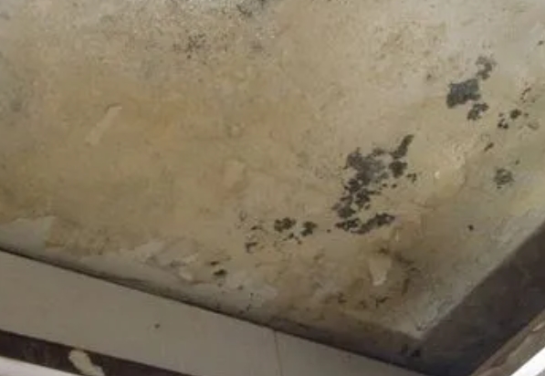 南丹阳台漏水维修公司分享下南丹卫生间渗水维修需要注意哪些问题。