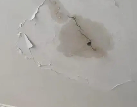 南丹阳台漏水维修公司分享下屋面防水工程质量问题原因分析